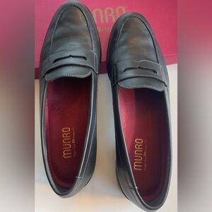 Munro Black Leather Women's Loafers